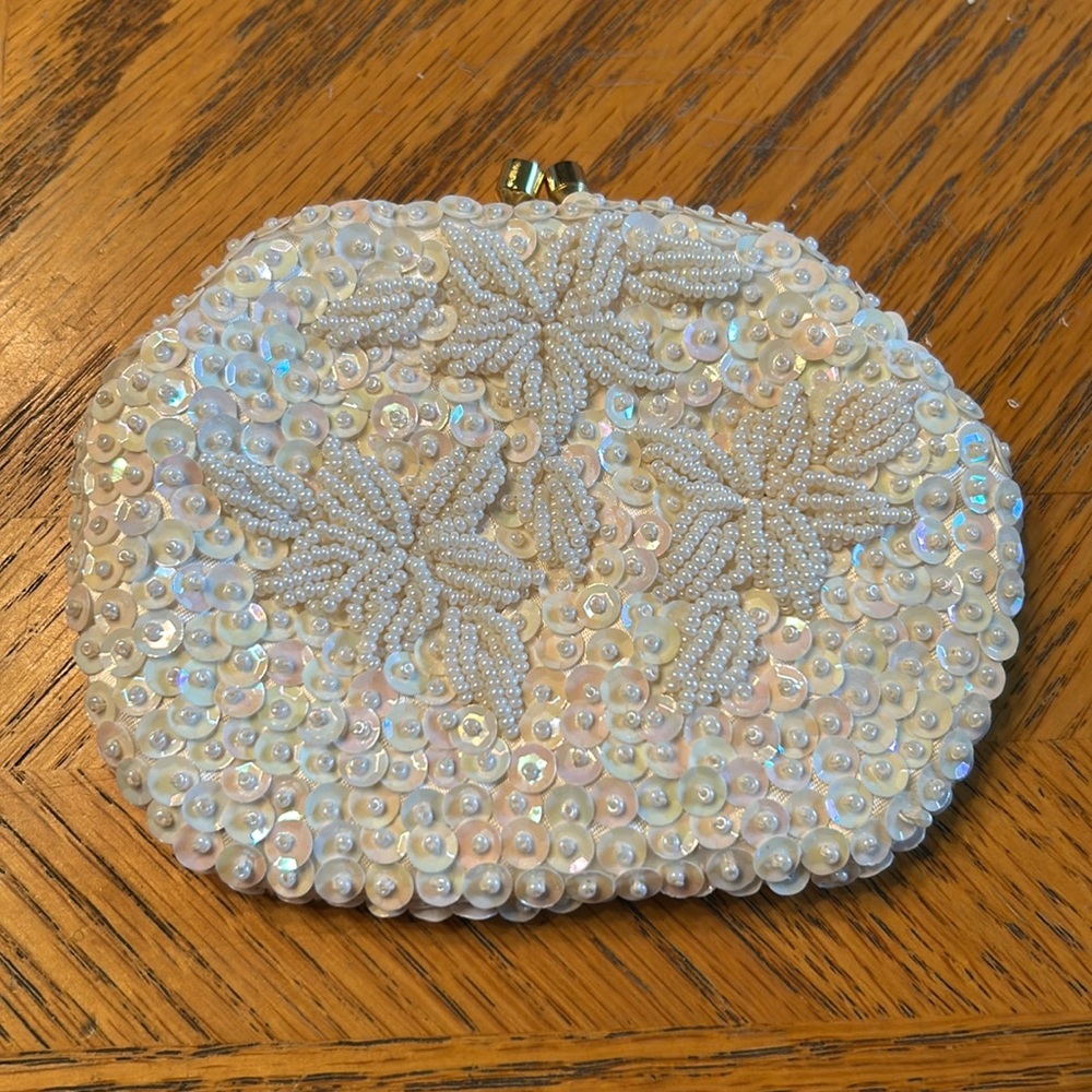 Beaded clutch